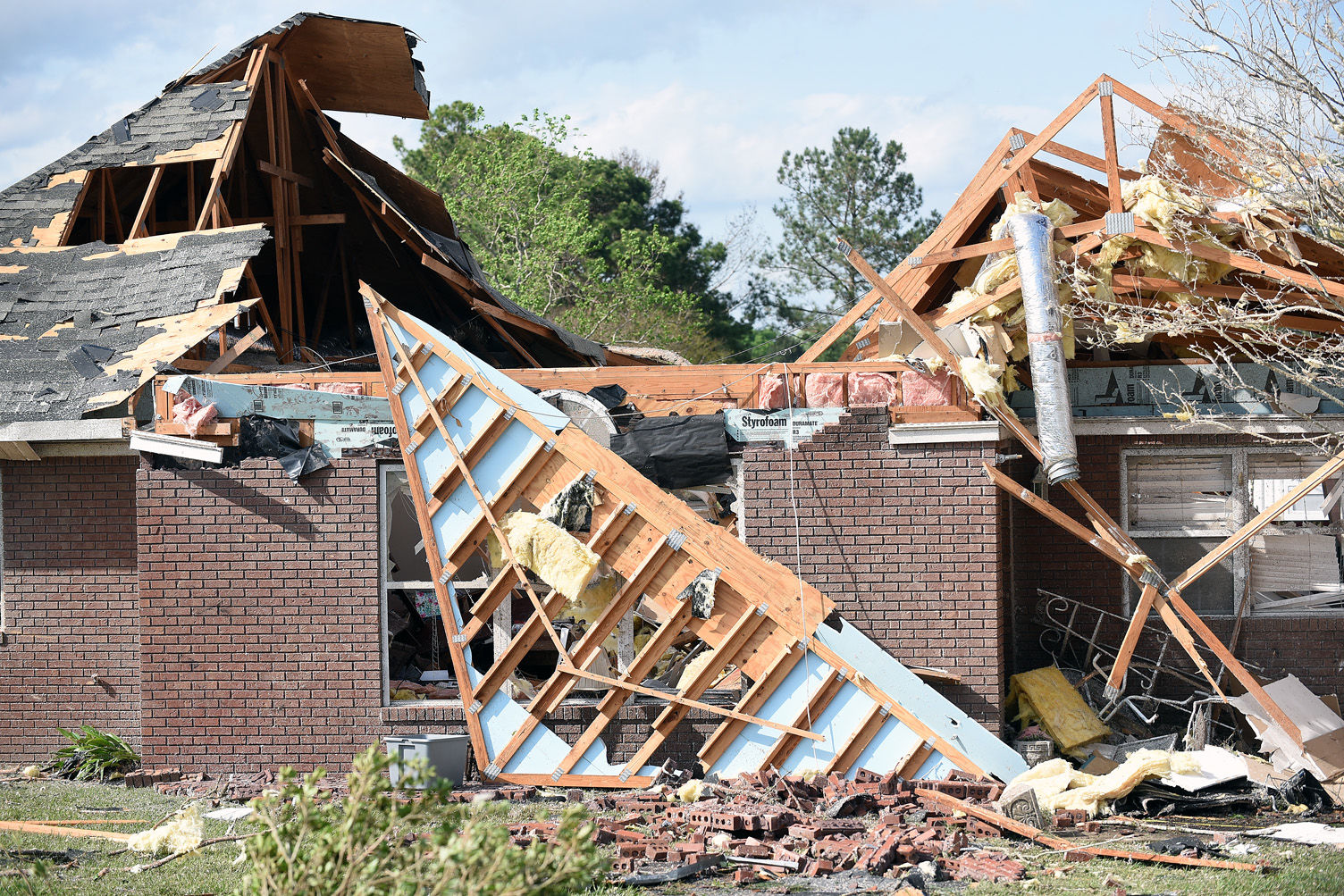 Tornado damages Eufaula